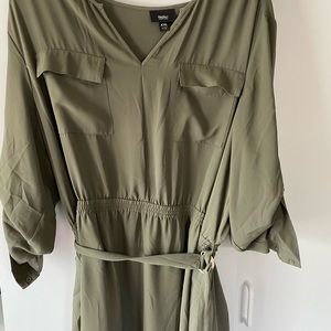 green v neck dress